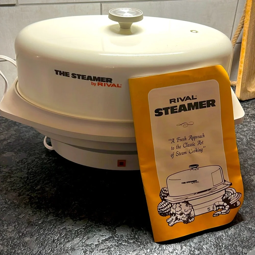 Vintage Rival steamer. New without box. Tested and works well. Heats instantly
